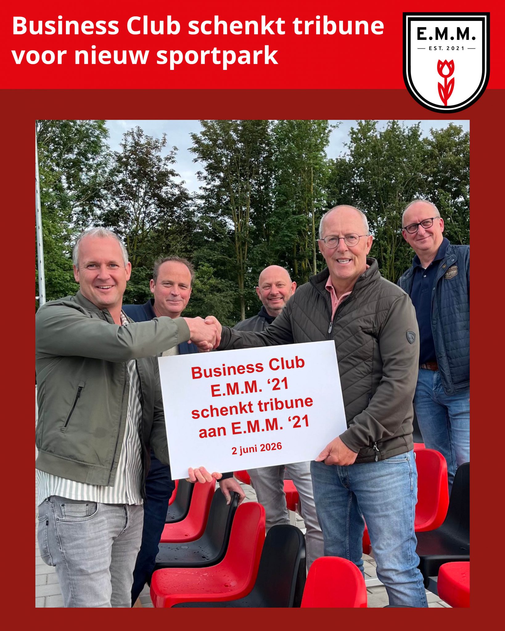 Business Club E.M.M. ’21 schenkt tribune aan nieuw sportpark