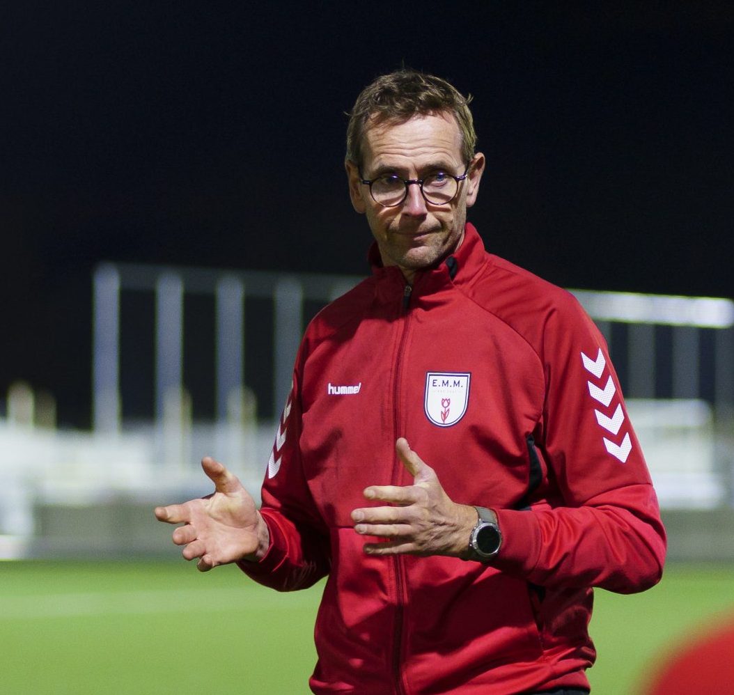 Loek Hendriks komend seizoen wederom de hoofdtrainer van dames 1 E.M.M.‘21