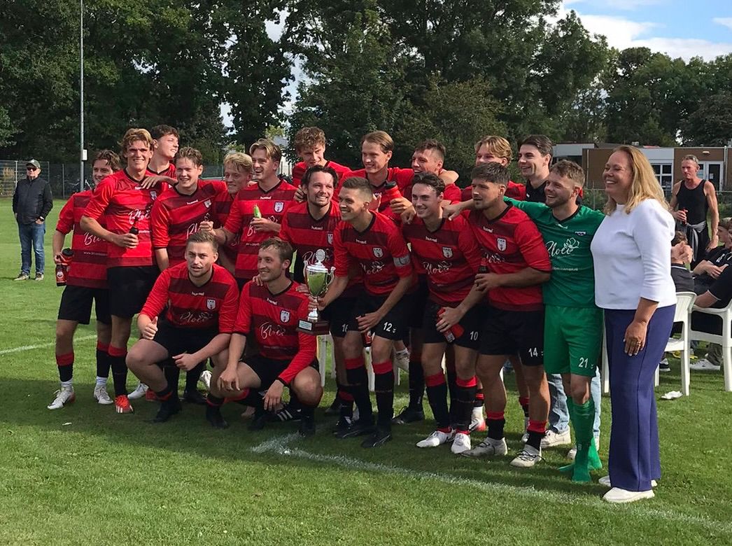 Titelprolongatie Kaag & Braassem Cup voor E.M.M.’21 Heren 1!