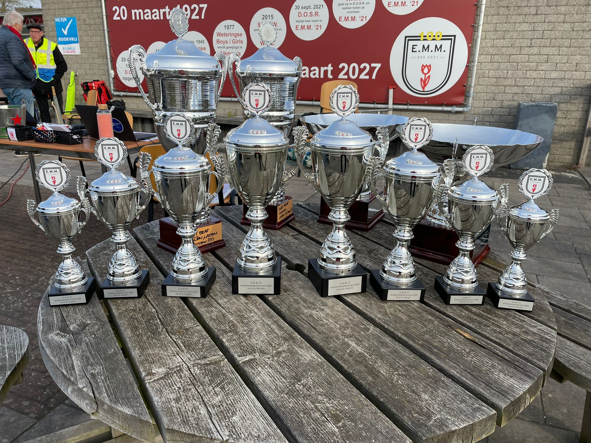 5e editie schoolvoetbaltoernooi E.M.M.'21 groot succes met record aantal teams