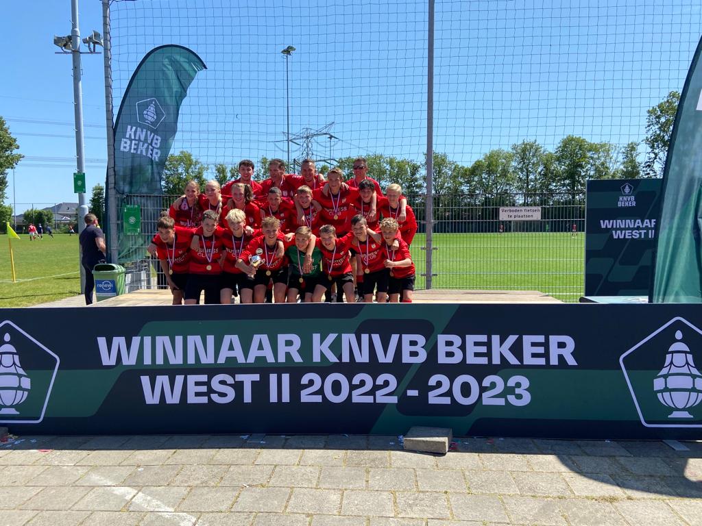 JO13-1 wint de Beker Finale